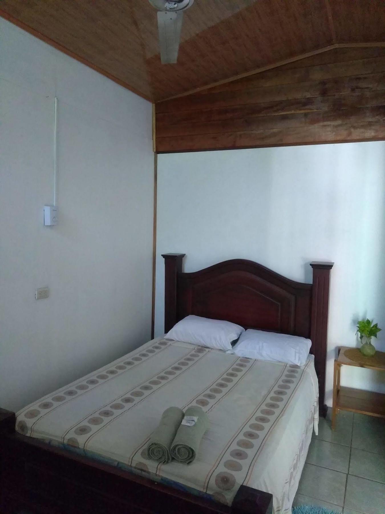 Hostal Cecilia Puerto Viejo de Talamanca Exterior foto
